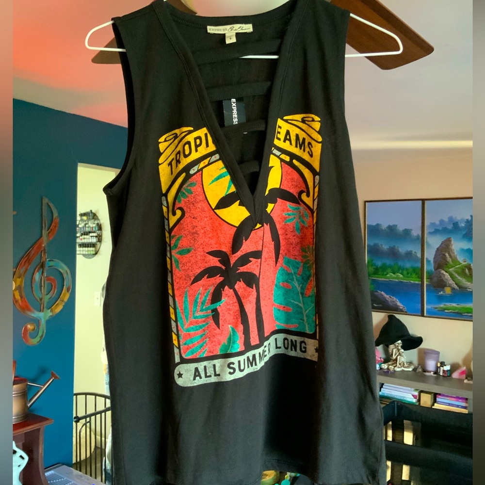 Cutout tank